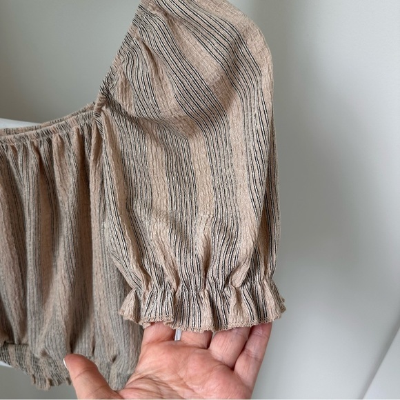 H&M Beige Puff Sleeves Off Shoulder Crop Top SZ S - Picture 3 of 10